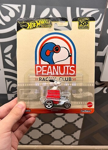 Hot wheels Premium Snoopy 