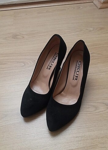 siyah topuklu ayakkabı 