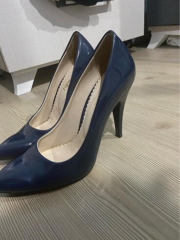 Kusursuz Bambi stiletto