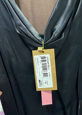 m Beden siyah Renk Gusto Siyah taşlı askılı saten Uzun Kadın Elbise