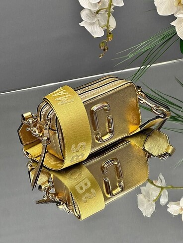 Marc Jacobs Snapshot Gold