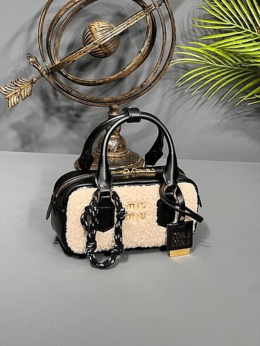  Beden MIU MIU Matelasse small