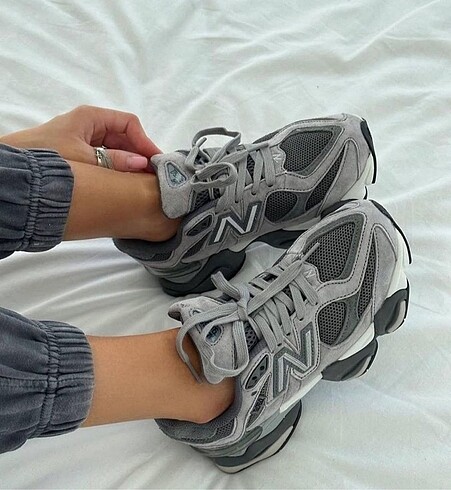 New Balance 9060 DARK GREY