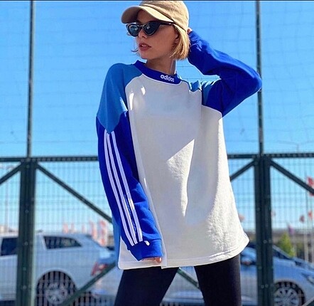 mavi adidas sweatshirt