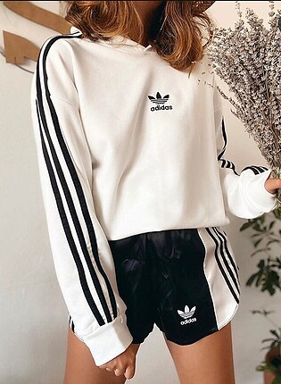 Beyaz Adidas Sweatshirt