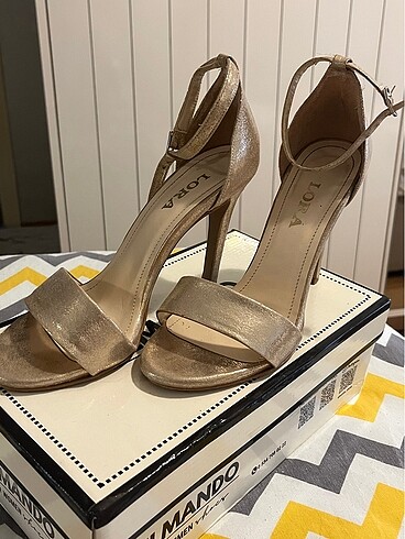 Zara Gold altın topuklu ayakkabı