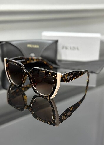 Prada Prada gözlük 