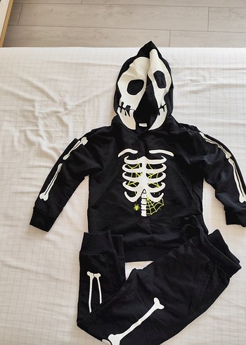 LC Waikiki 5-6 fosforlu eşofman takımı gece ışıl ışıl yanıyor - Görsel 3