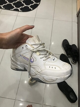 beyaz nike