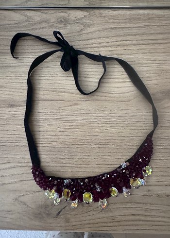  Beden bordo Renk Bordo İşlemeli Boncuklu Midi Kolye