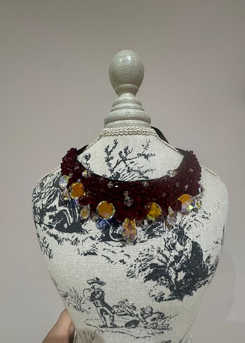 Bordo İşlemeli Boncuklu Midi Kolye - Görsel 4