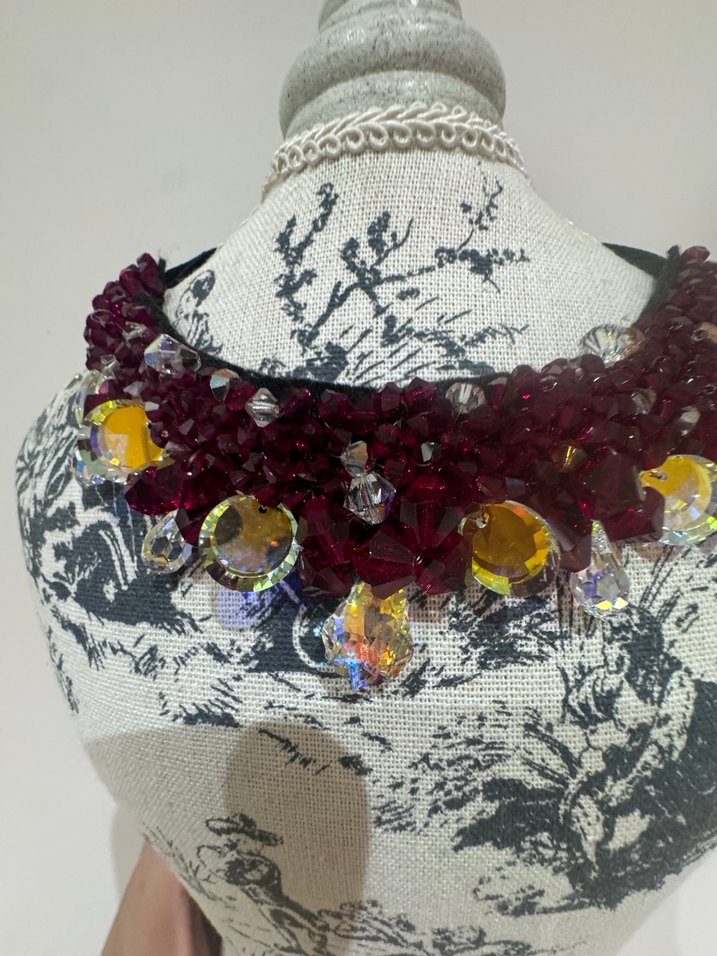 Bordo İşlemeli Boncuklu Midi Kolye - Görsel 2