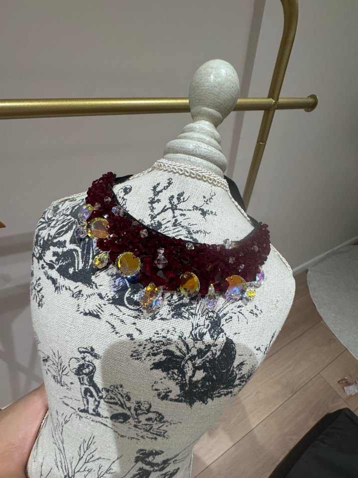 Bordo İşlemeli Boncuklu Midi Kolye - Görsel 5