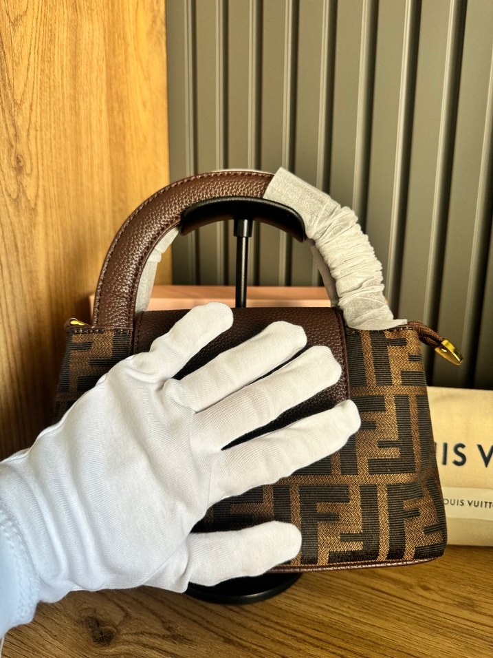 Fendi Kahverengi Deri Kadın Çanta - Görsel 2