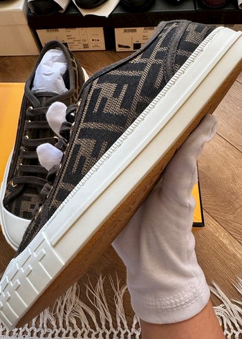 Fendi Kahverengi Baskılı Kadın Spor Ayakkabı - Görsel 4