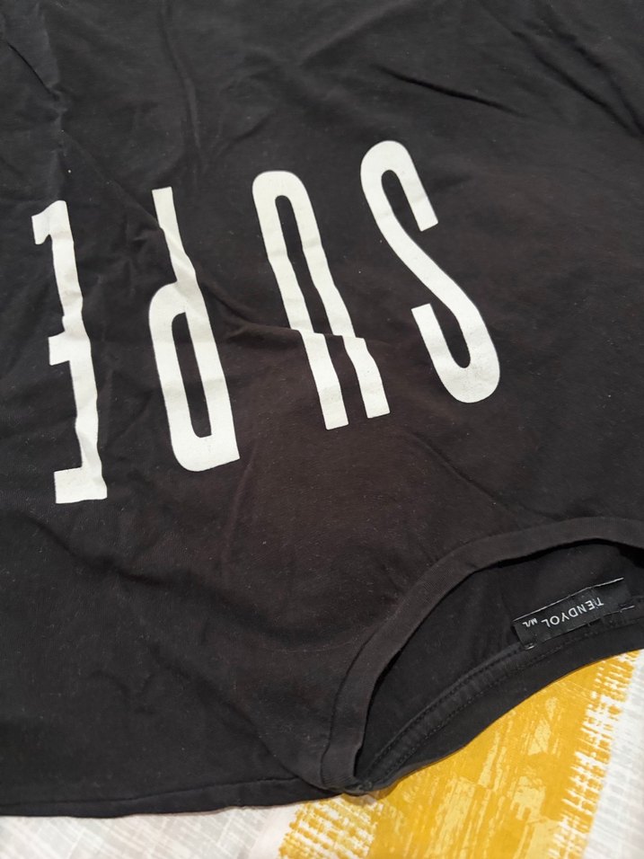 Siyah kadınTişört - Görsel 3