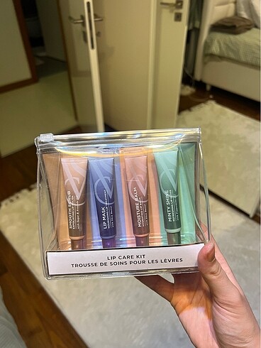 Victoria?s Secret lip care kit