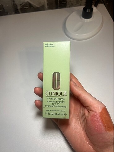 Clinique renkli nemlendirici bb krem (very light)