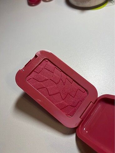 Beden Nyx buttermelt blush