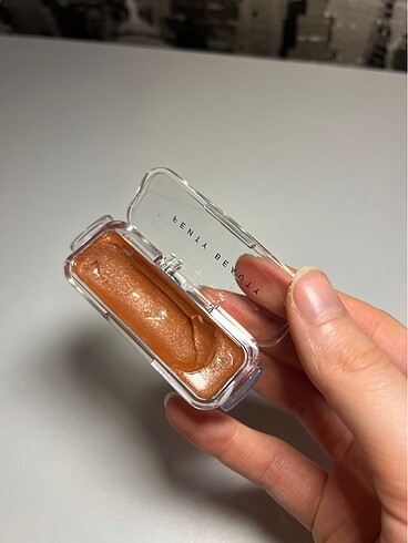 Beden Fenty beauty gloss bomb dip fenty glow rengi