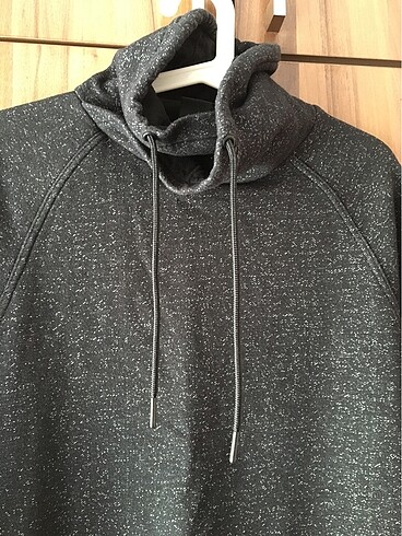 H&M Boğazlı Sweatshirt