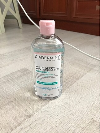 Diadermine büyük makyaj temizleme suyu