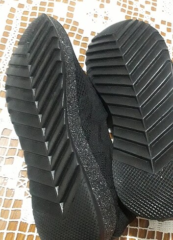 37 Beden siyah Renk 37 numara spor ayakkabı 