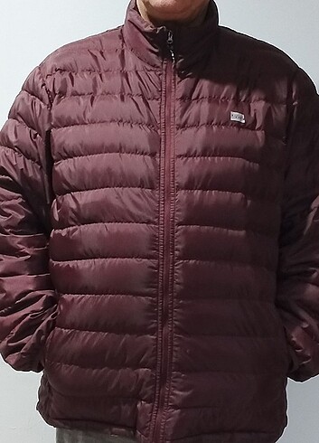 Levis kaz tüyü mont yeni gibi.