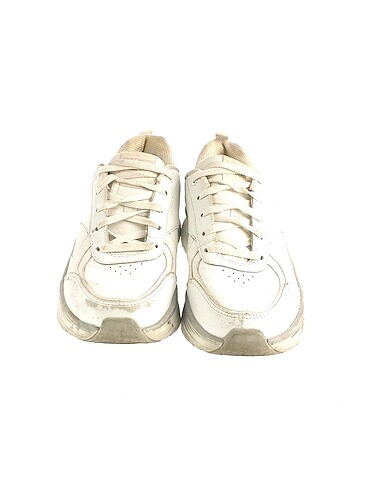 36 Beden Skechers Spor Ayakkabı %70 İndirimli.