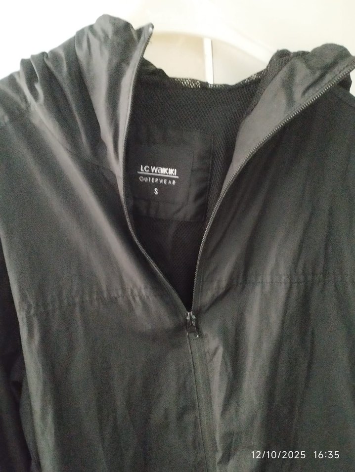 bayan Siyah Fermuarlı Yüksek Yakalı Ceket - Görsel 2