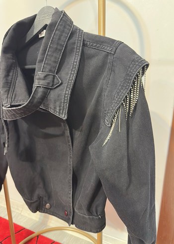 Kemer Detaylı Siyah Kısa Denim Ceket - Görsel 3