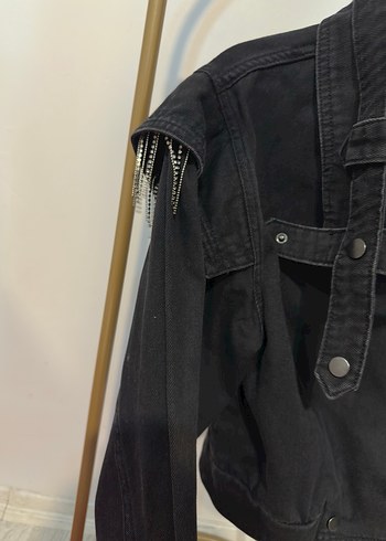 Kemer Detaylı Siyah Kısa Denim Ceket - Görsel 2