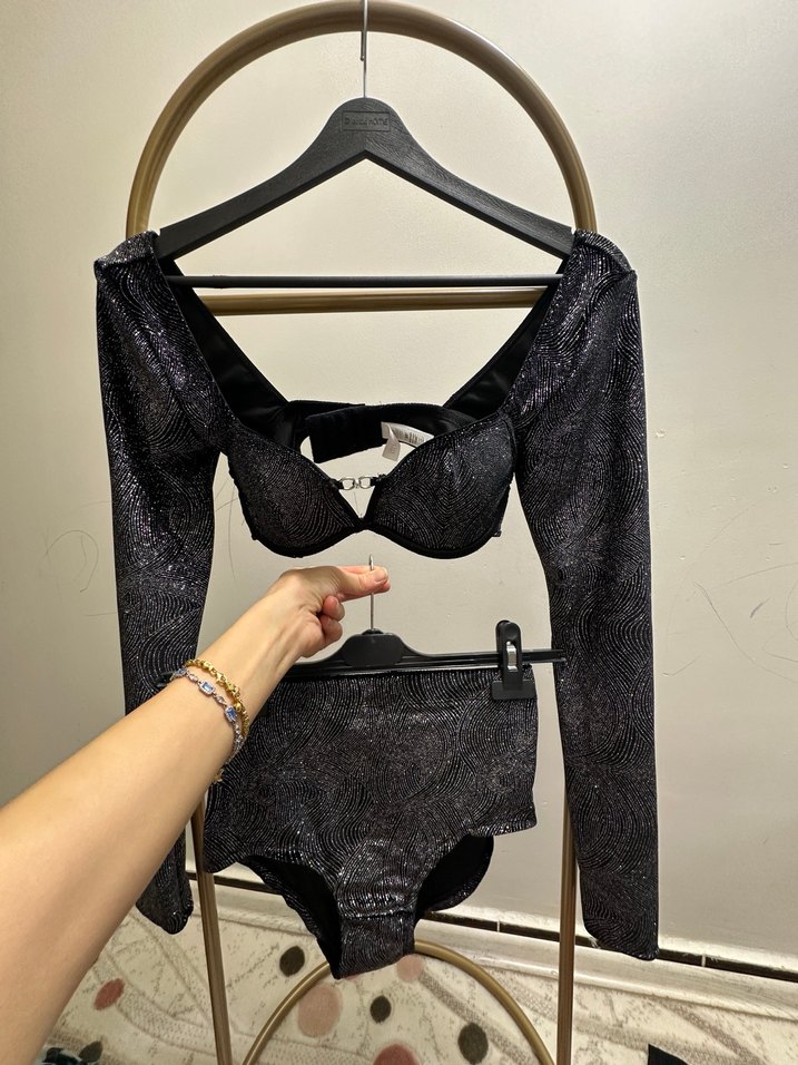 Deri Görünümlü Siyah Yılan Desenli Dantelli Bluz - Görsel 2