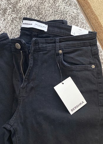 Bershka Bershka Flare İspanyol Paça Siyah Kot Pantolon