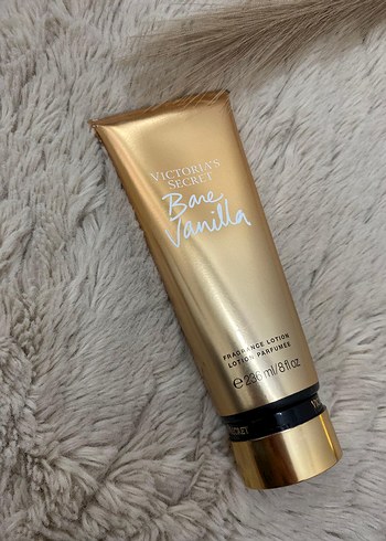 Victoria's Secret Bare Vanilla Vücut Losyonu 236 ml