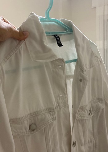 H&M Beyaz Düğmeli Kadın Denim Ceket