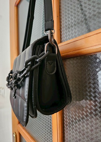 Zincir Detaylı Siyah Deri Kadın Çanta - Görsel 4