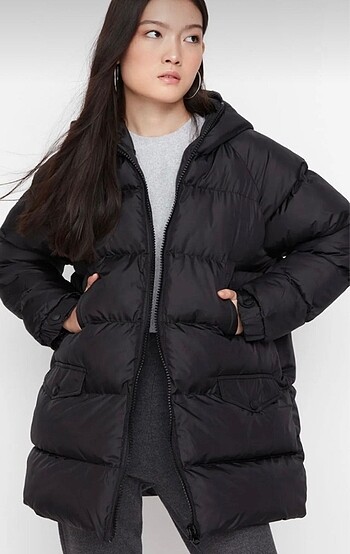 Trendyolmilla Siyah Oversize Şişme Mont