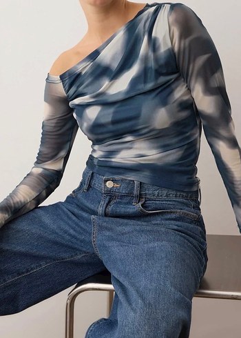 Kadın Mavi Batik Desenli Drapeli Straplez Bluz - Görsel 3