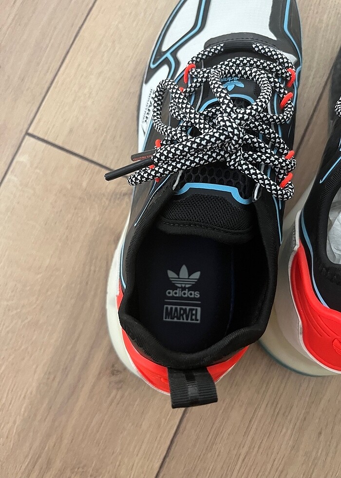 Adidas MARVEL stark industries - Görsel 4