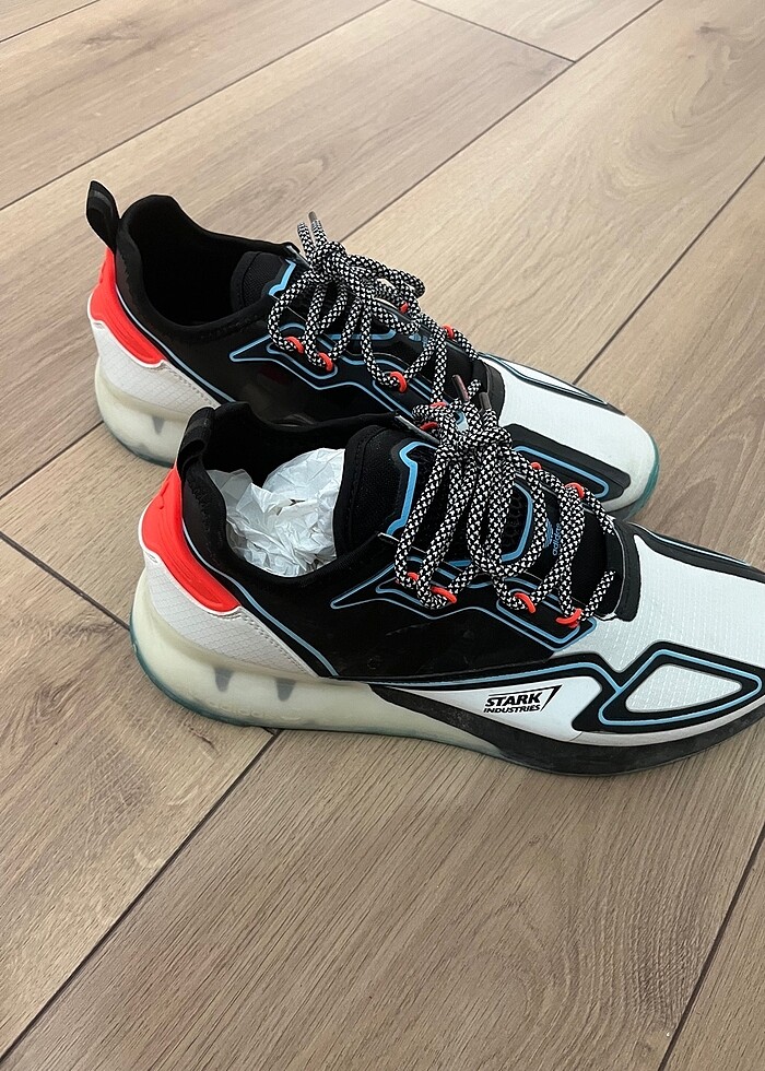 Adidas MARVEL stark industries - Görsel 3