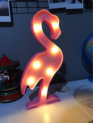 Flamingo şeklinde ışıklı lamba