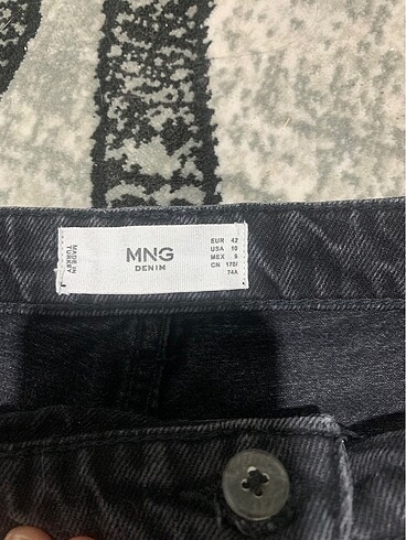 Mango mom jeans