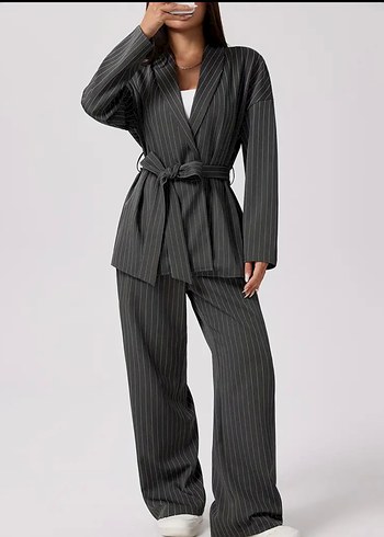 Gri Çizgili Kadın Uzun Ceketli Takım - Görsel 3