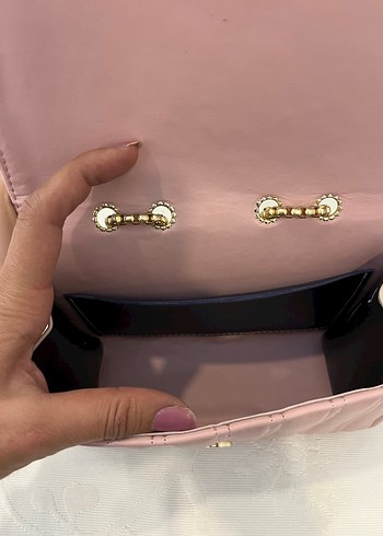 Diğer Zincir Detaylı Pembe Deri Kadın Çanta