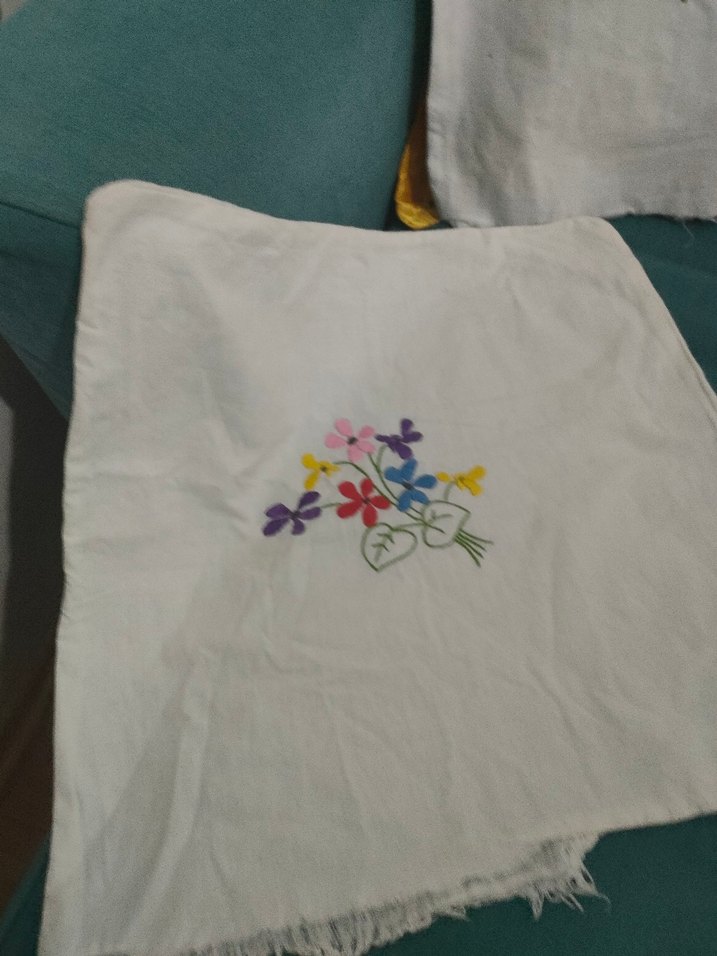 Nakışlı Beyaz Yastık Kılıfı Seti - Görsel 4