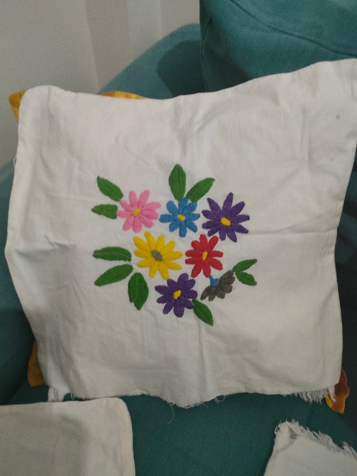 Nakışlı Beyaz Yastık Kılıfı Seti - Görsel 3