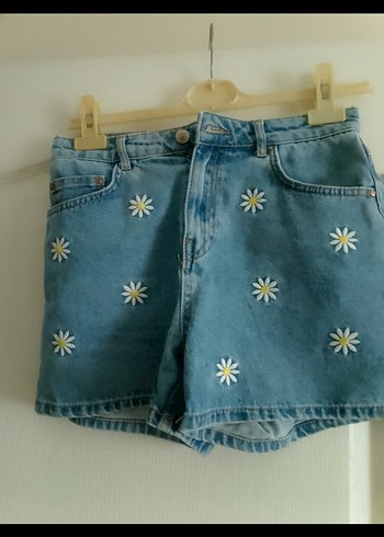 Nakışlı Mavi Mini Denim Şort - Görsel 2