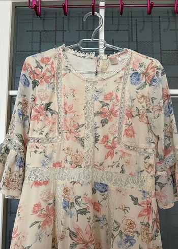 H&M Bej Çiçekli Dantel Detaylı Mini Elbise - Görsel 2