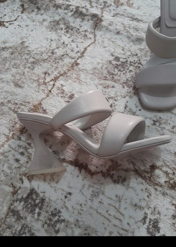 Diğer Minimalist Gri Dolgu Topuk Kadın Terlik